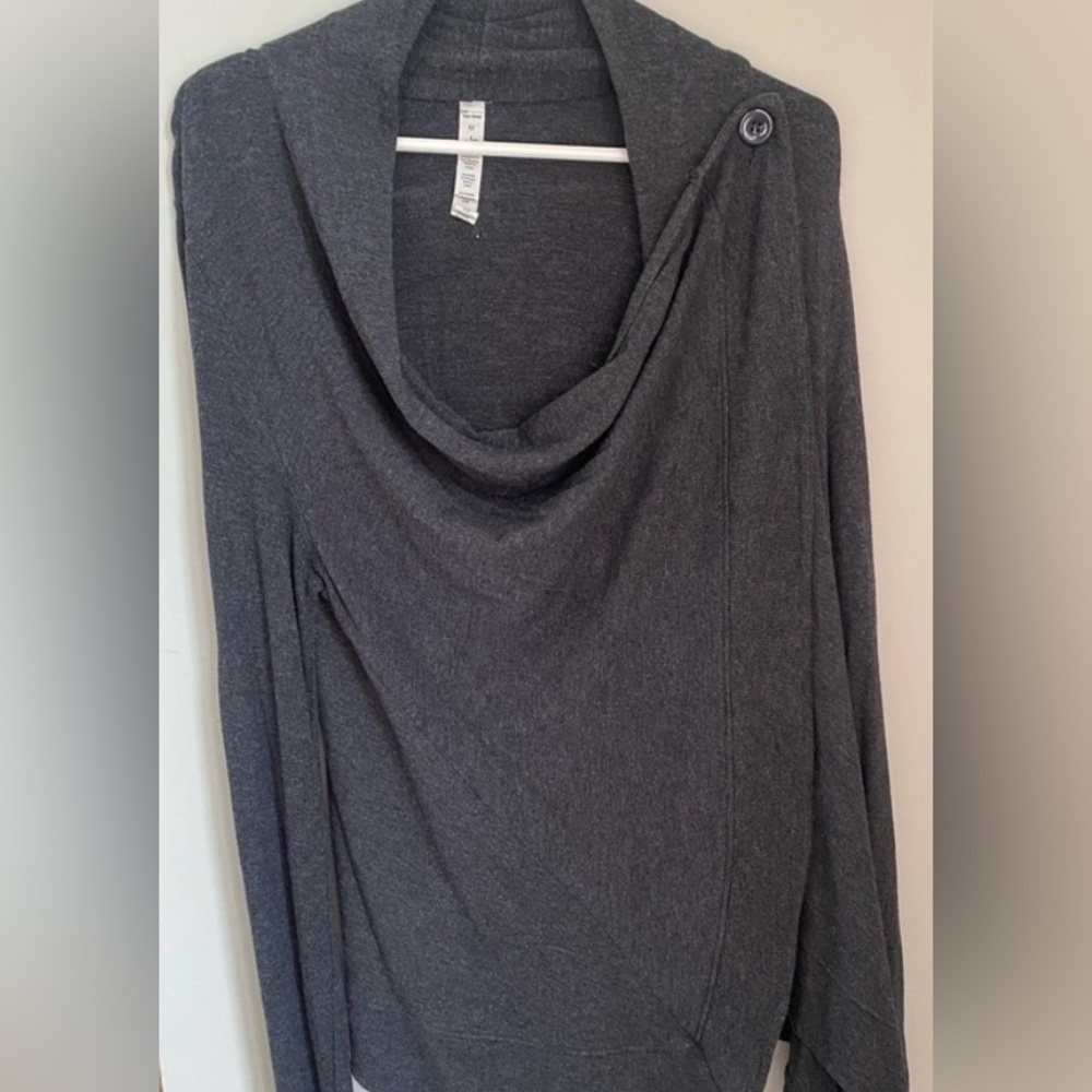ALO YOGA Peak Charcoal Grey Button Wrap Cardigan Size Medium Flowy Soft